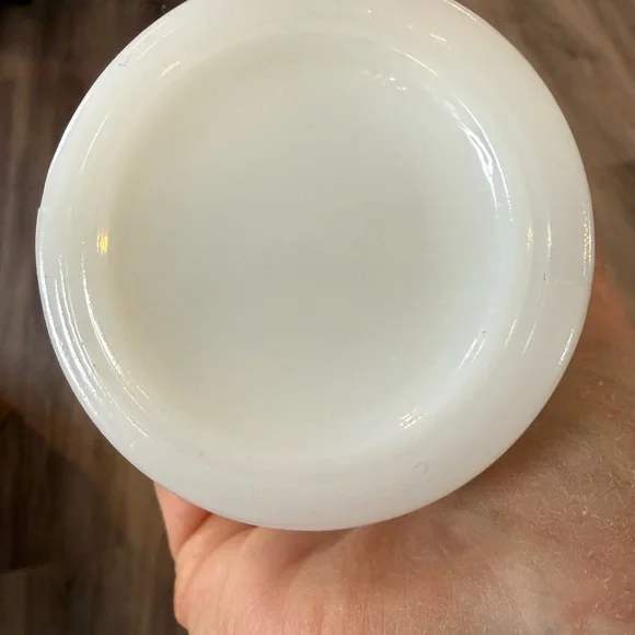 Anchor Hocking milk glass vase - Picture 3 of 4